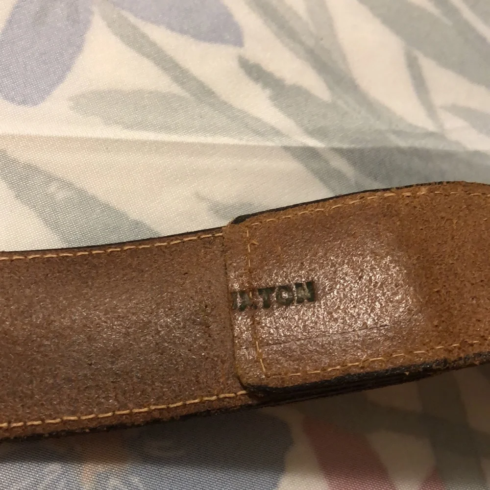 Vintage BRAXTON Brown Leather Belt Sz 30-33”/1.5” w/ solid brass buckle 36.25” L